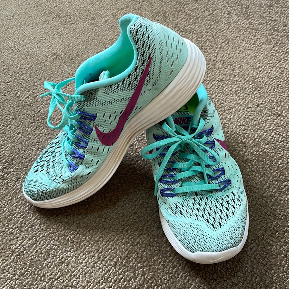 Practically BRAND NEW Nike Lunartempo running sneakers